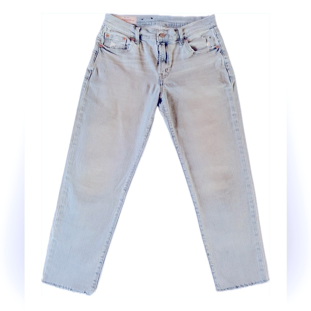 GAP Mid Rise Girlfriend Jeans
Size 28/6 regular
Light blue
Excellent condition